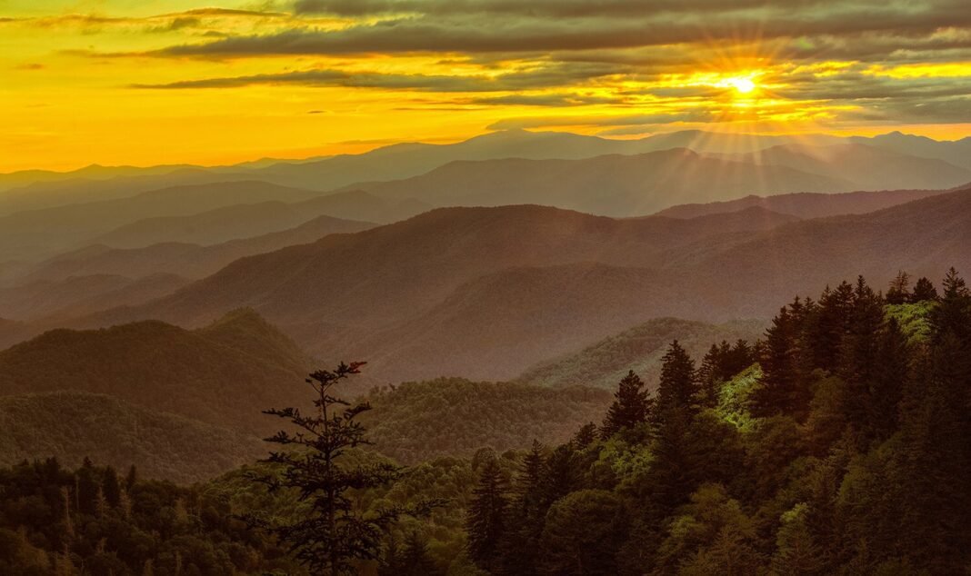 Outdoor Activities in North Carolina 2026: Mountains, Coast, and Everything Between Blue Ridge Parkway North Carolina mountains outdoor 2026
