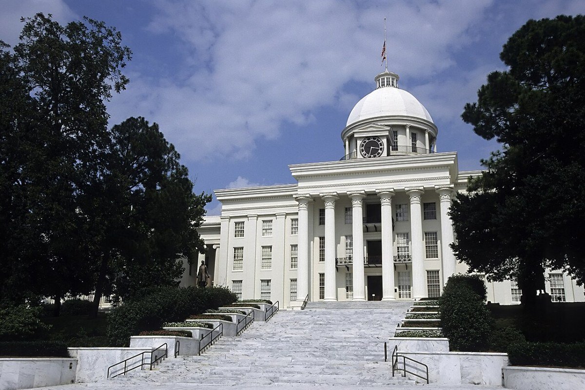 Moving to Alabama: The Complete 2026 Relocation Guide Alabama State Capitol building Montgomery Alabama historic government landmark