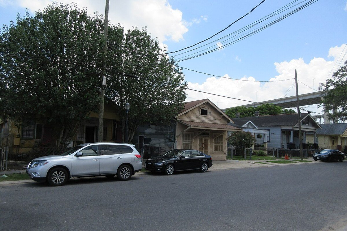 Cost of Living in Louisiana 2026: Southern Affordability With Unique Trade-offs Algiers Point New Orleans Louisiana Mississippi River historic neighborhood