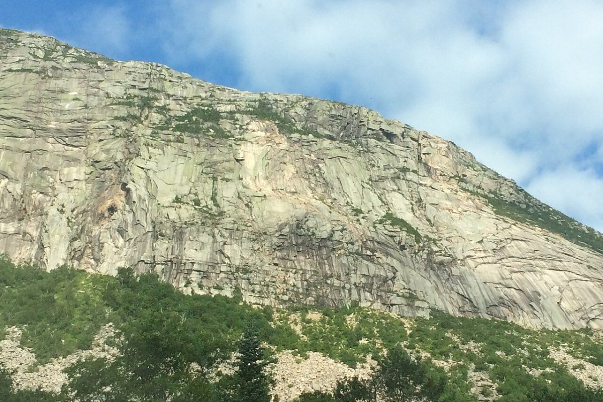 Cost of Living in New Hampshire 2026: No Income Tax, No Sales Tax, and the Boston Premium Cannon Mountain ski resort Franconia Notch New Hampshire White Mountains