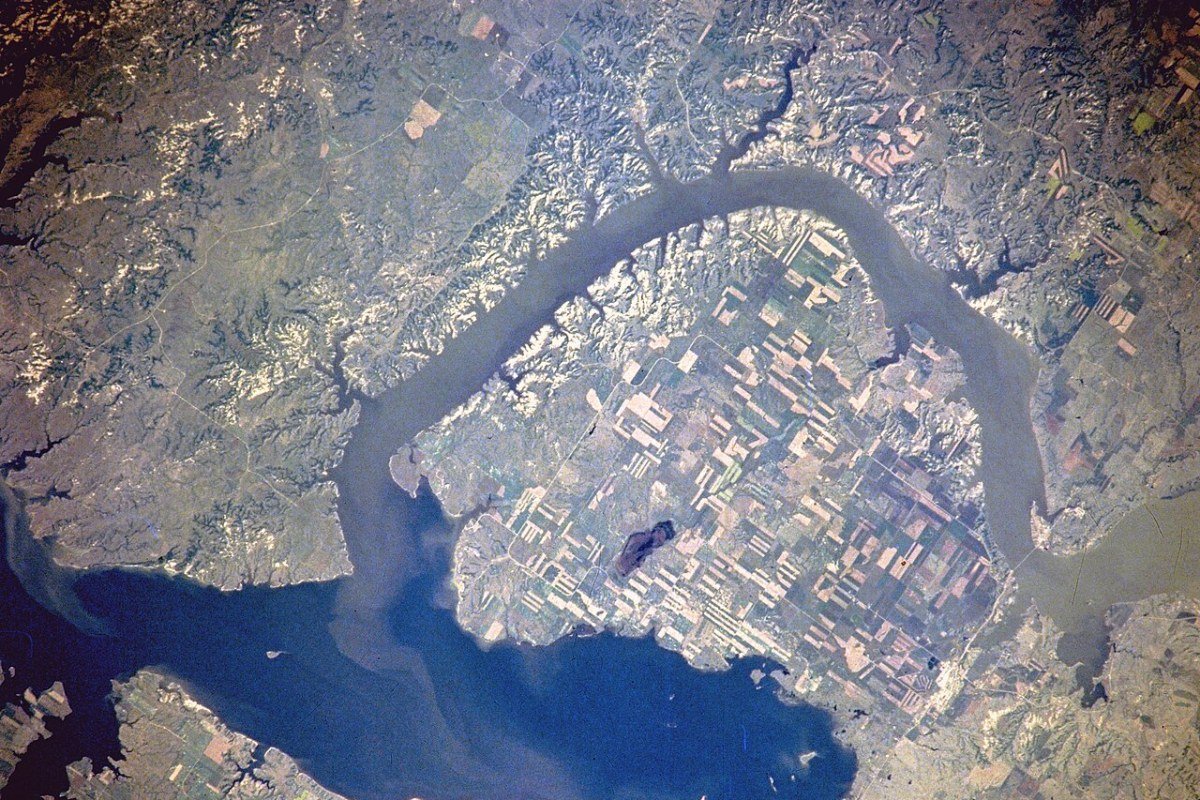 Outdoor Activities in North Dakota 2026: Badlands, Prairie Wetlands, and the Missouri River Lake Sakakawea Lewis and Clark reservoir North Dakota Missouri River recreation