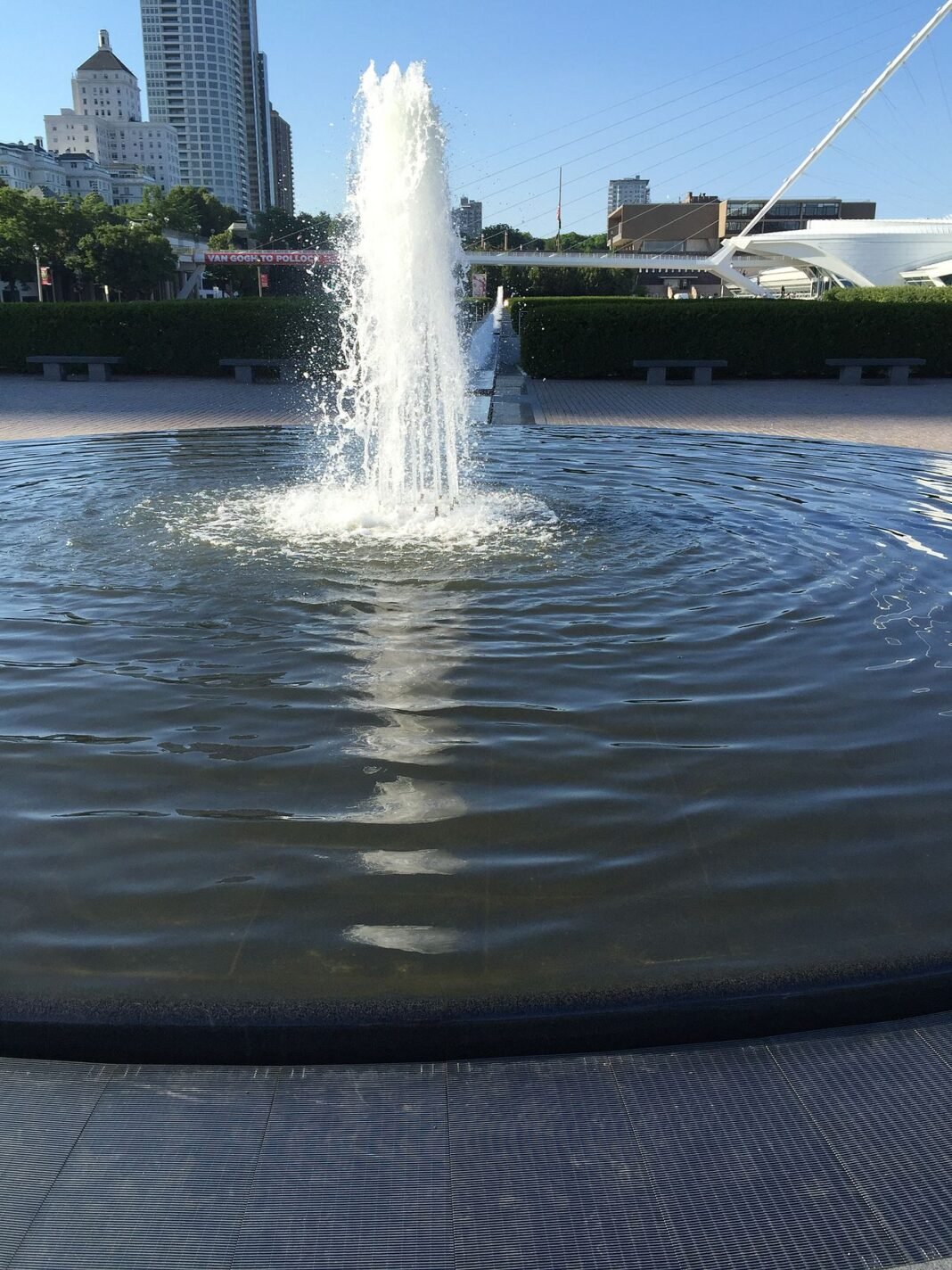 Best Places to Live in Wisconsin 2026: Madison, Milwaukee, and the Great Lakes Communities Milwaukee Art Museum lakefront Wisconsin Calatrava wings Santiago Calatrava building