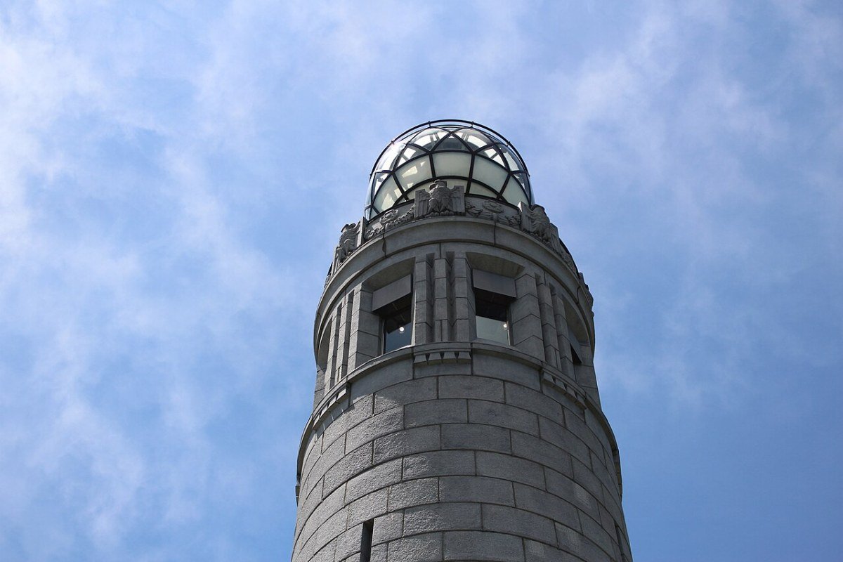 Outdoor Activities in Massachusetts 2026: Trails, Beaches, and the Berkshire Wilderness Mount Greylock summit Berkshire County Massachusetts highest peak autumn foliage