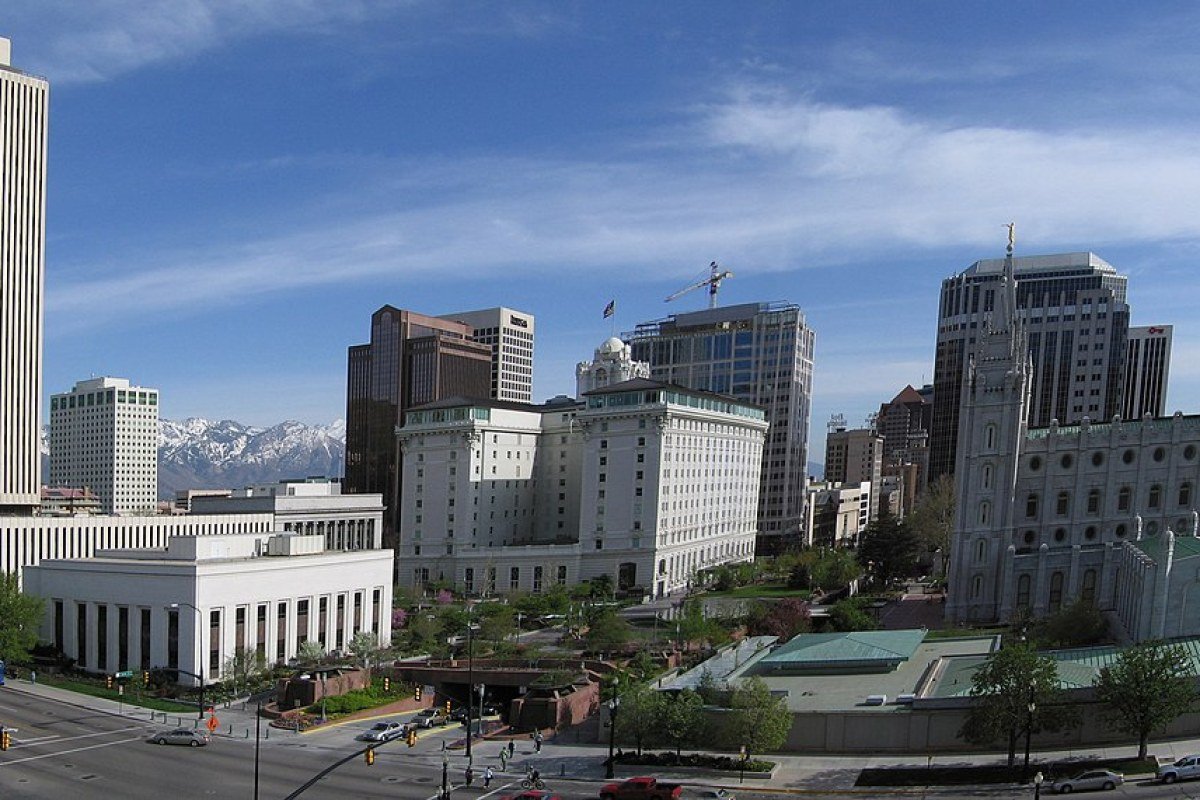 Best Places to Live in Utah 2026: Salt Lake City, Park City, and Silicon Slopes Salt Lake City Utah skyline panoramic view Wasatch Mountains downtown