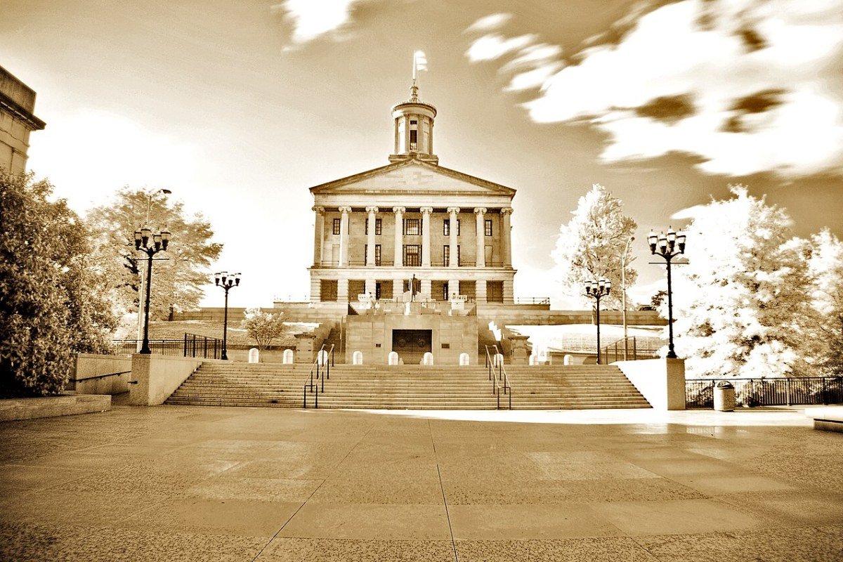 Moving to Tennessee in 2026: Complete Relocation Guide Tennessee State Capitol Nashville Greek Revival building capitol hill