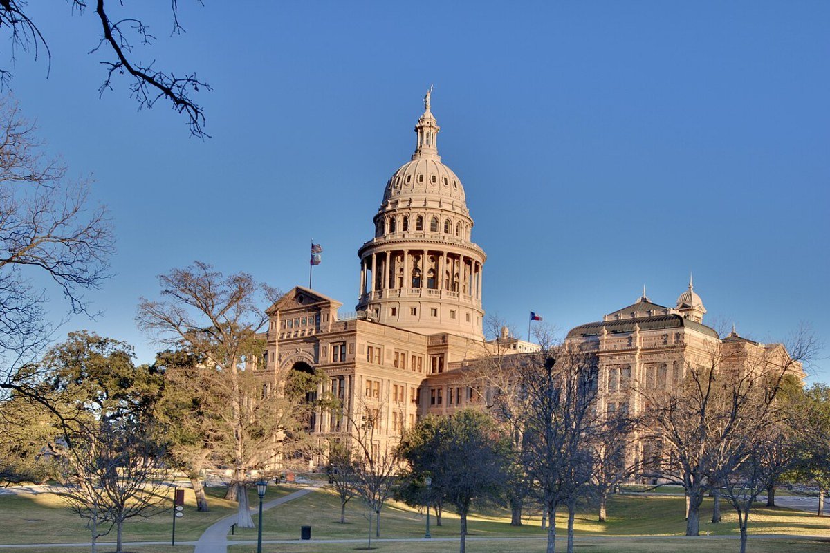 Moving to Texas in 2026: Complete Relocation Guide for New Residents Texas State Capitol building Austin 1888 Renaissance Revival dome sunset