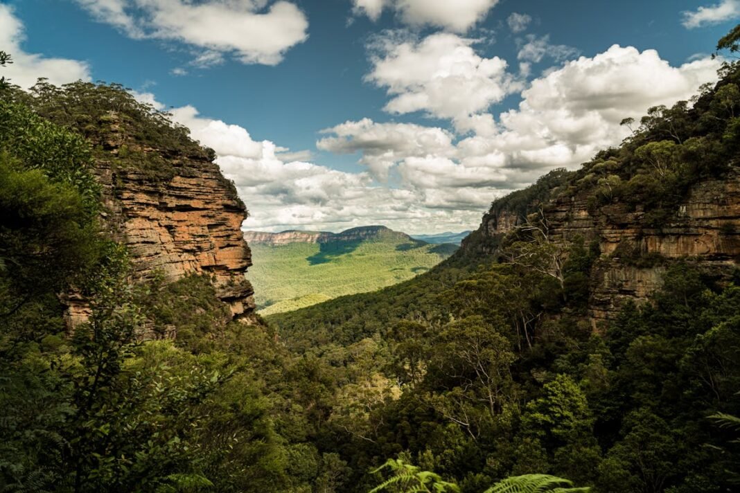 Moving to New South Wales in 2026: Complete Relocation Guide Three Sisters rock formation at Echo Point Blue Mountains National Park New South Wales Australia