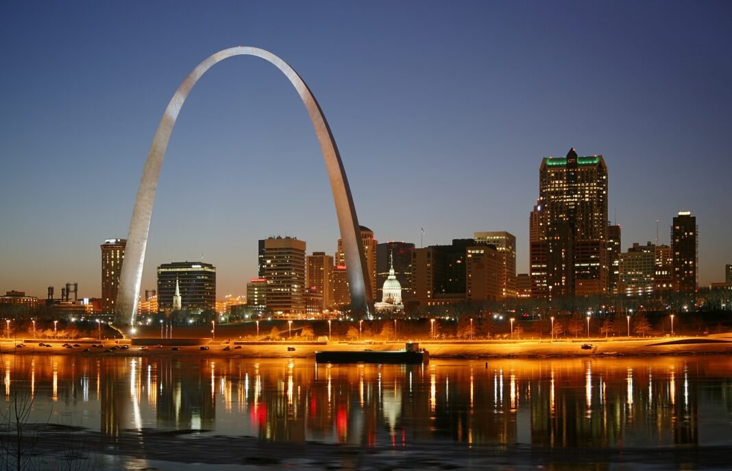 Best Places to Live in Missouri 2026: St. Louis Neighborhoods to Kansas City Gateway Arch St Louis Missouri best places 2026