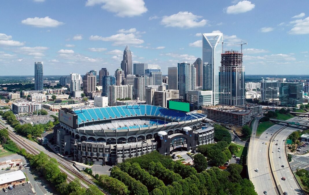 Best Places to Live in North Carolina 2026: Mountains to Coast Charlotte North Carolina skyline best places 2026