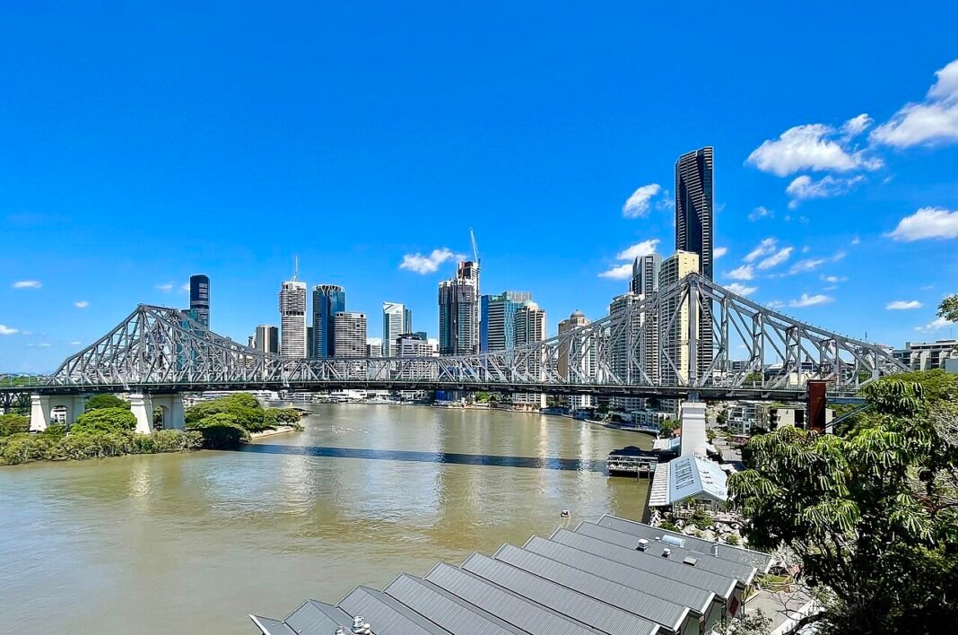 Moving to Queensland in 2026: Complete Relocation Guide Brisbane Queensland Australia relocation 2026