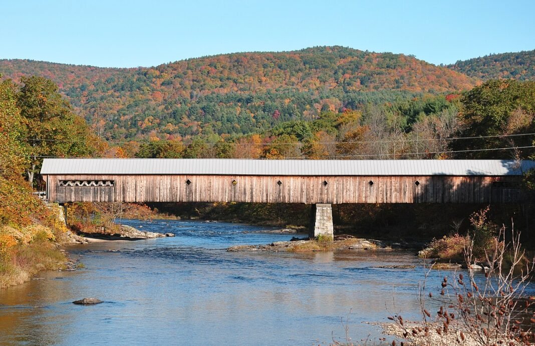 Moving to Vermont in 2026: Complete Relocation Guide Vermont autumn foliage relocation 2026