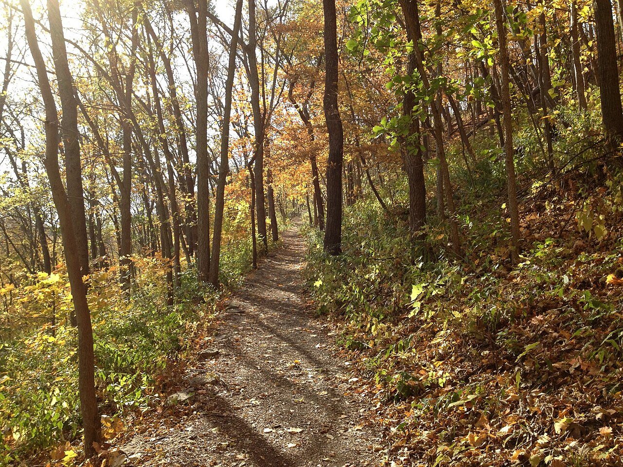 Effigy Mounds National Monument hiking trail Iowa outdoors
