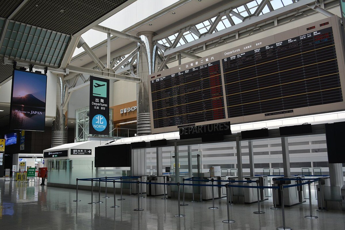 How to Find Cheap Flights: A Practical Guide to Booking Smarter Airport departure gate terminal passengers waiting for flight travel