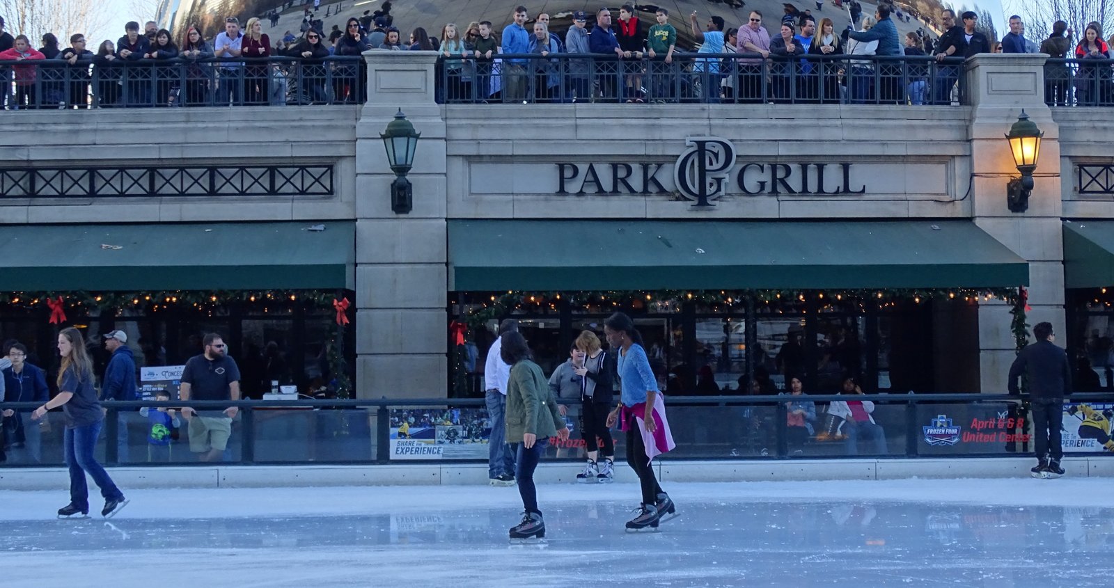 Cloud Gate (the Bean) in Millennium Park, Chicago — Anish Kapoor's iconic reflective sculpture reflecting the city's skyline