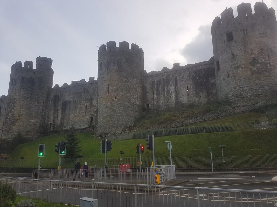 Wales Travel Guide 2026: Cardiff, Snowdonia, and the Castles of the Celtic Nation Conwy Castle medieval fortification on the North Wales coast UNESCO World Heritage