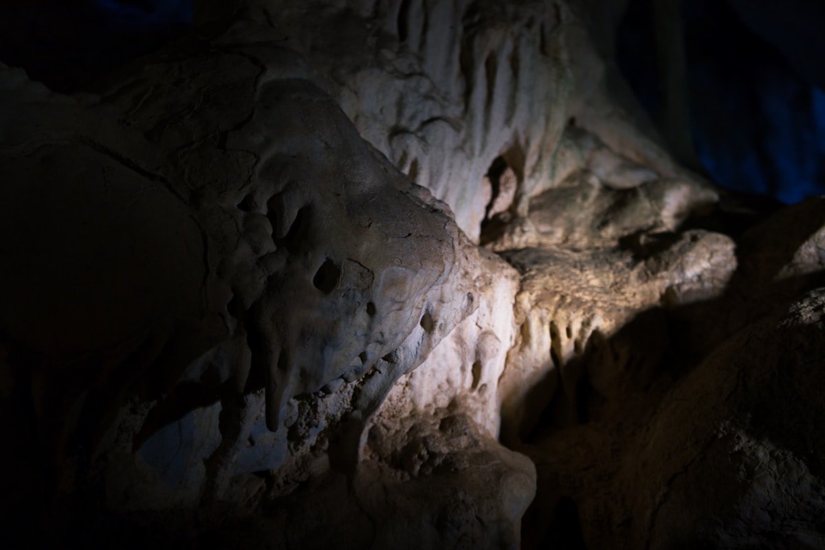 Mammoth Cave Kentucky limestone formations stalactites stalagmites underground cavern National Park