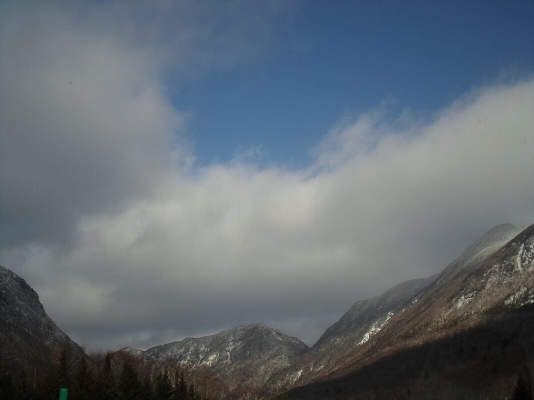 Outdoor Activities in New Hampshire 2026: White Mountains, Seacoast, and Four-Season Adventure Franconia Notch Parkway in Franconia Range, White Mountains, New Hampshire