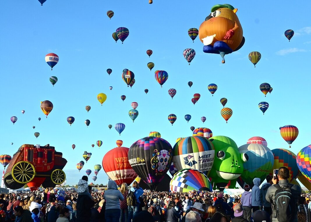 Moving to New Mexico in 2026: Complete Relocation Guide Hot air balloon festival, Albuquerque, New Mexico