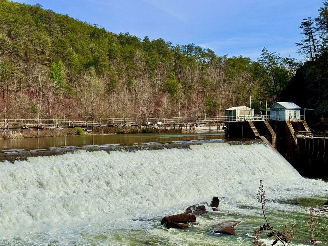 Outdoor Activities in Tennessee 2026: Smokies, Ocoee River, and Trail Towns Ocoee Dam on the Ocoee River in Polk County, Tennessee