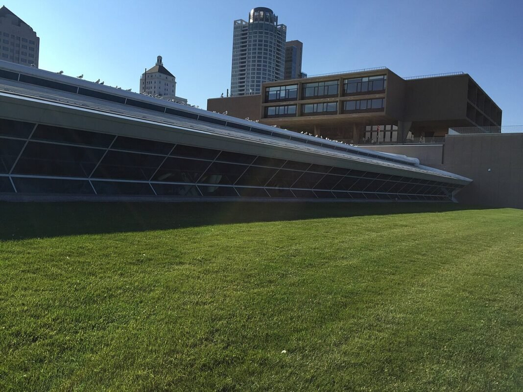 Best Places to Live in Wisconsin 2026: Madison, Milwaukee, and the Great Lakes Communities Milwaukee Art Museum on the Lake Michigan lakefront, Wisconsin