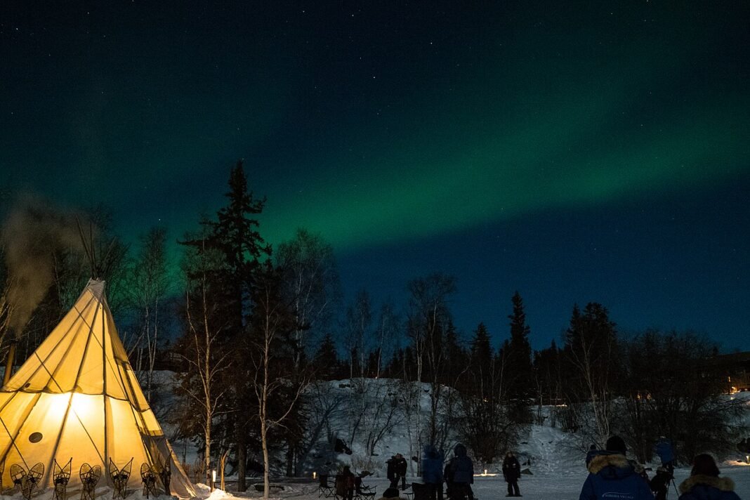 Moving to the Northwest Territories 2026: What to Know Before Relocating to Canada’s North Aurora borealis northern lights over Yellowknife, Northwest Territories, Canada 2018