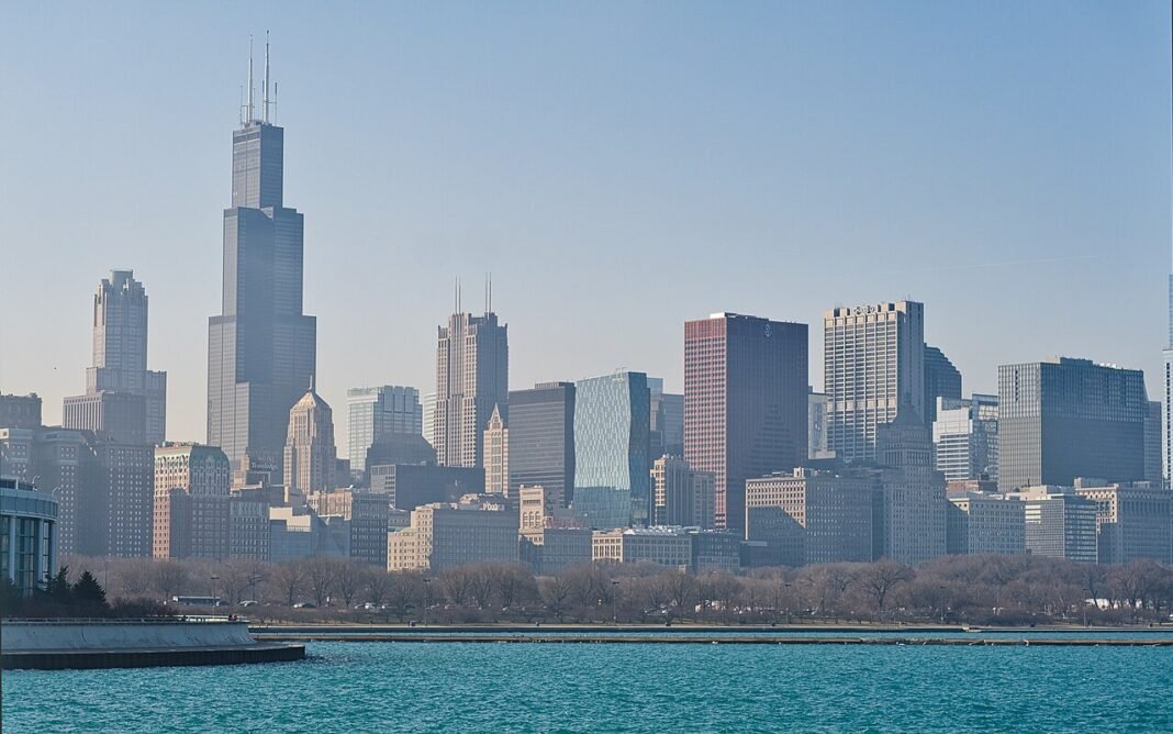 Best Places to Live in Illinois 2026: Chicago Neighborhoods and Beyond Willis Tower and Chicago skyscrapers, Illinois